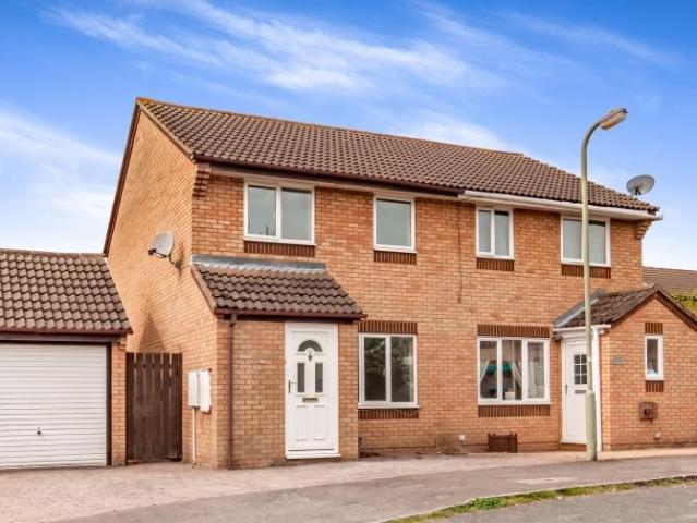 Thorney Leys, Witney 3 bed semi detached house to rent £1,500 pcm £346 pw
