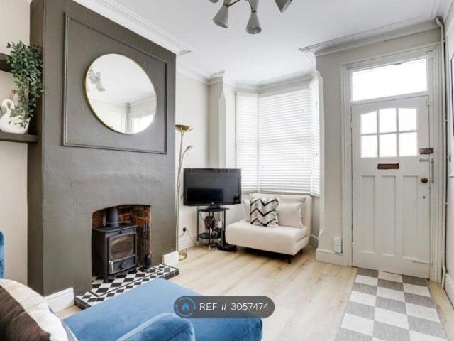 Thorneywood Rise, Nottingham NG3, 2 bed terraced house to rent, £1,200 pcm | PrimeLocation