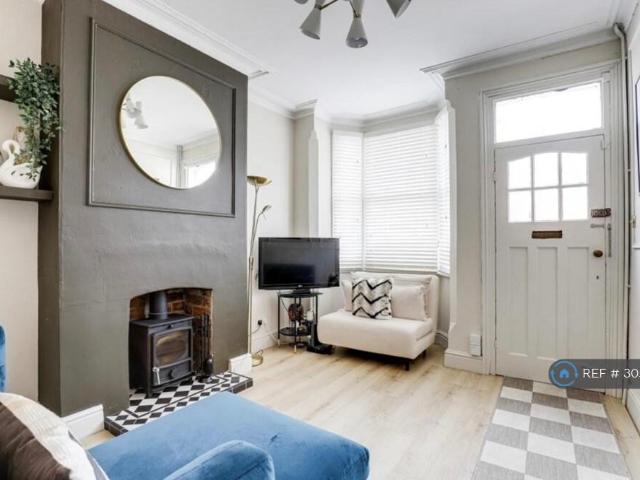 Thorneywood Rise, Nottingham, NG3 2 bed terraced house to rent £1,200 pcm £277 pw