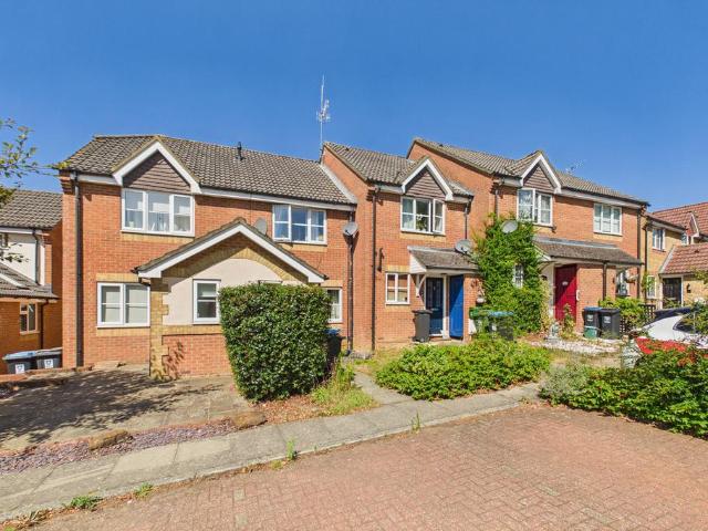 Thorne Close, Hemel Hempstead, HP1 2 bed terraced house to rent £1,600 pcm £369 pw