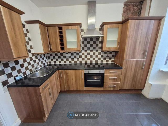 Thorne Street, Farnworth, Bolton BL4, 2 bed terraced house to rent, £850 pcm | PrimeLocation