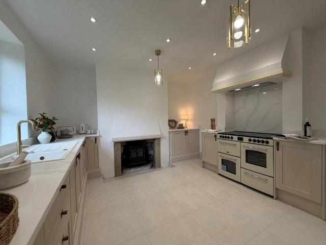 Thorner Lane, Scarcroft, Leeds, West. 4 bed semi detached house to rent £3,500 pcm £808 pw
