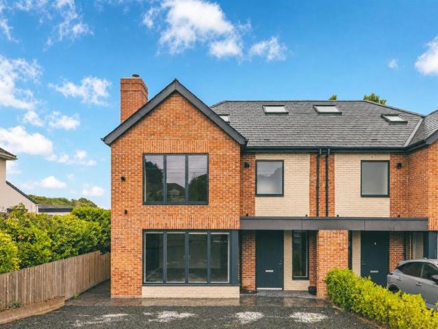 Thorner Lane, Scarcroft LS14 4 bed semi detached house to rent £4,800 pcm £1,108 pw