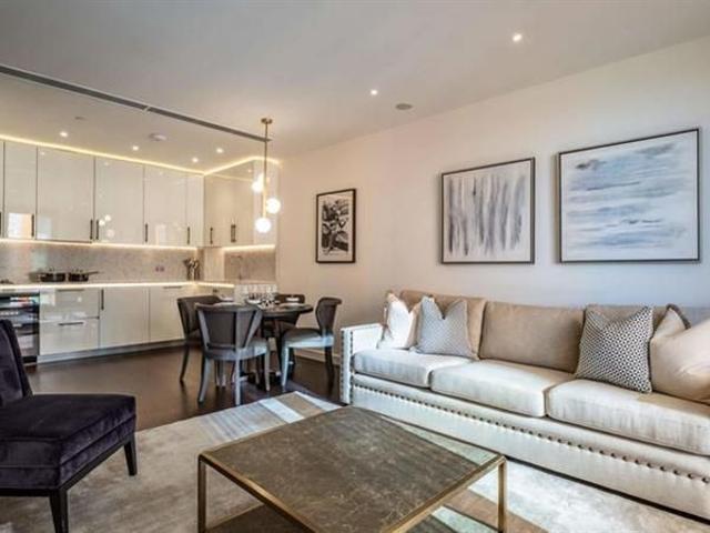 Thornes House, Charles Clowes Walk, London SW11, 3 bed flat to rent, £7,219 pcm | PrimeLocation