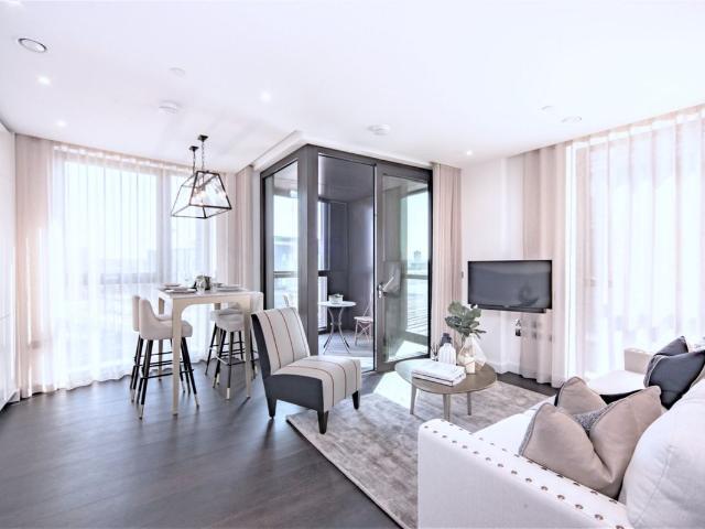 Thornes House, Charles Clowes Walk, London SW11, 2 bed flat to rent, £4,528 pcm | PrimeLocation