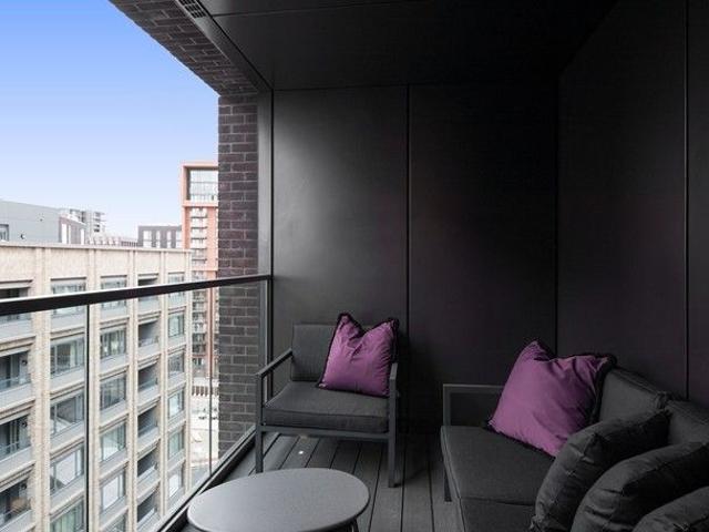 Thornes House, Charles Clowes Walk, London SW11, 2 bed flat to rent, £5,742 pcm | PrimeLocation