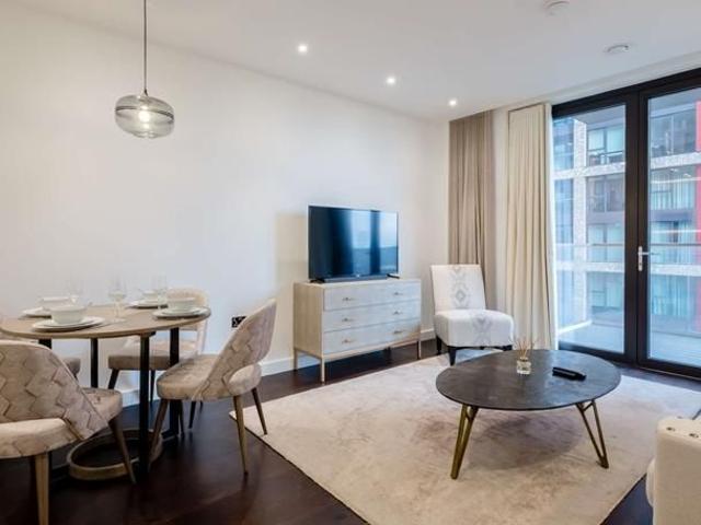 Thornes House, 4 Charles Clowes Walk, London SW11, 1 bed flat to rent, £3,207 pcm | PrimeLocation
