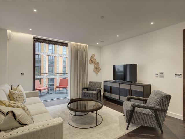 Thornes House, 4 Charles Clowes Walk, London SW11, 3 bed flat to rent, £7,215 pcm | PrimeLocation