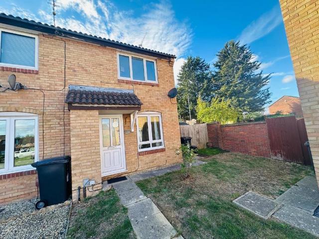 Thornford Drive, Westlea, Swindon 2 bed end of terrace house to rent £995 pcm £230 pw