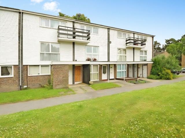 Thornhill, Bracknell RG12, 2 bed flat to rent, £1,450 pcm | PrimeLocation