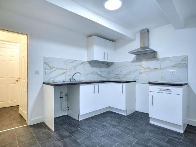 Thornhill Place, Maidstone ME14, 1 bed flat to rent, £950 pcm | PrimeLocation