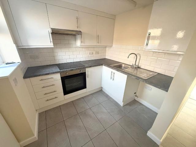 Thornhill Road, Luton LU4, 1 bed flat to rent, £950 pcm | PrimeLocation