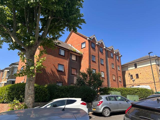 Thornlaw Road, London SE27, Studio to rent, £1,075 pcm | PrimeLocation