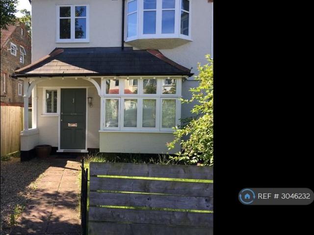 Thornlaw Road, London, SE27 3 bed semi detached house to rent £2,600 pcm £600 pw