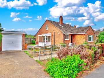 Thornleigh Drive, Orton Longueville, Peterborough PE2, 2 bed detached bungalow to rent, £1,200 pcm | PrimeLocation