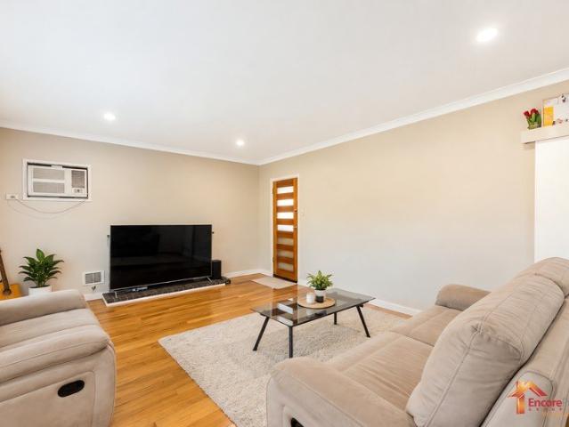 THORNLIE 3 X 1 HOME FOR SALE ZONED R40 AMAZING DEVELOPMENT OPPORTUNITY