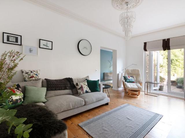 Thornton Avenue, Chiswick, London W4, 2 bed flat to rent, £3,000 pcm | PrimeLocation