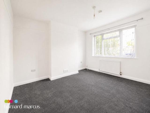 Thornton Avenue, CROYDON 3 bed terraced house to rent £1,900 pcm £438 pw