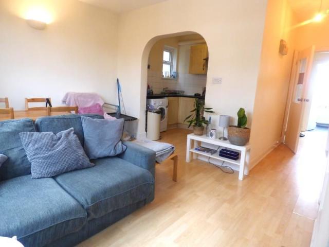 Thornton Avenue, London SW2, 3 bed flat to rent, £2,895 pcm | PrimeLocation