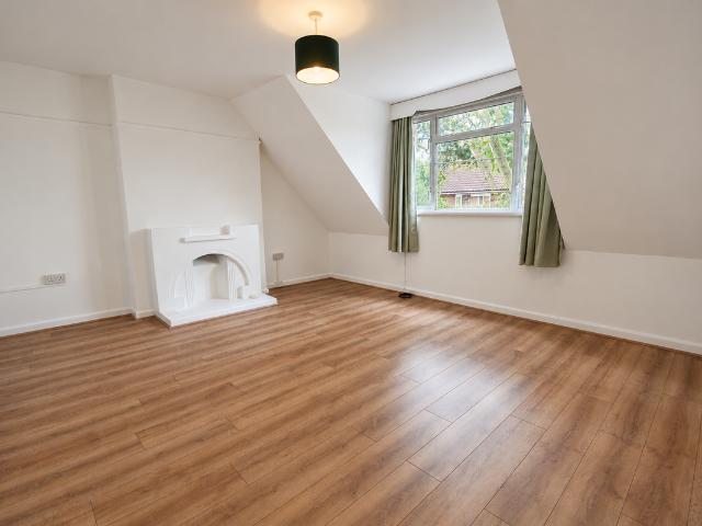 Thornton Avenue, London W4, 2 bed flat to rent, £2,275 pcm | PrimeLocation