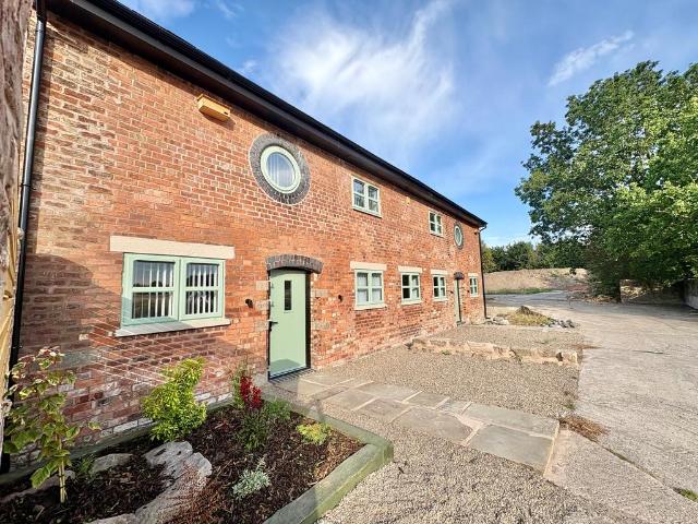 Thornton Green Lane. 3 bed barn to rent £1,750 pcm £404 pw