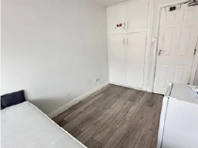 Thornton Heath CR7 1 bed in a house share to rent £950 pcm £219 pw