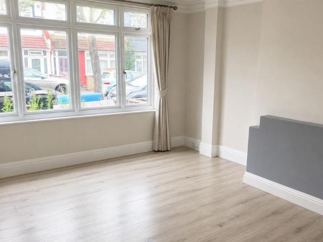 Thornton Heath CR7, 4 bed terraced house to rent, £3,000 pcm | PrimeLocation