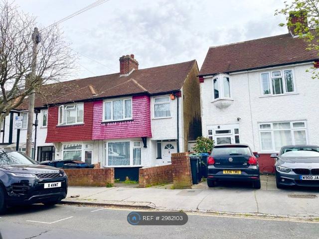 Thornton Heath, London CR0, 3 bed end terrace house to rent, £1,995 pcm | PrimeLocation