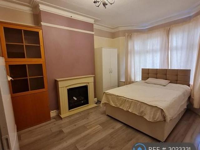 Thornton Heath, Surrey, CR7 1 bed in a house share to rent £800 pcm £185 pw