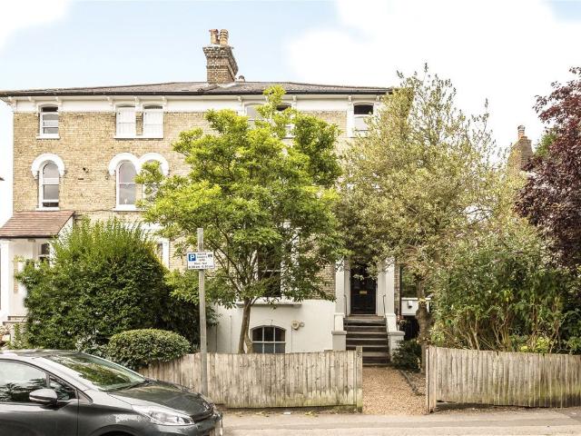Thornton Hill, Wimbledon SW19, 1 bed flat to rent, £1,950 pcm | PrimeLocation