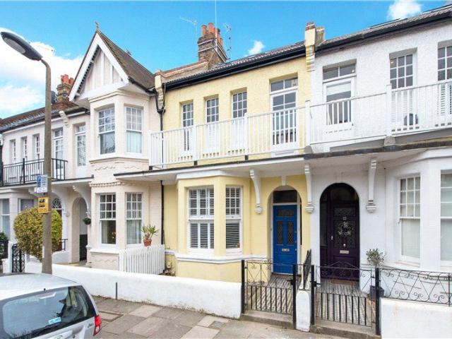 Thornton Road, London SW14, 2 bed flat to rent, £2,750 pcm | PrimeLocation