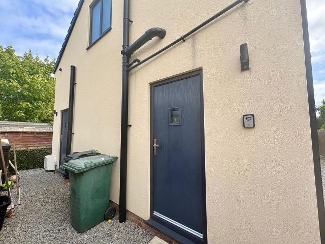 Thornton Road, Thornton BD13, Studio to rent, £850 pcm | PrimeLocation