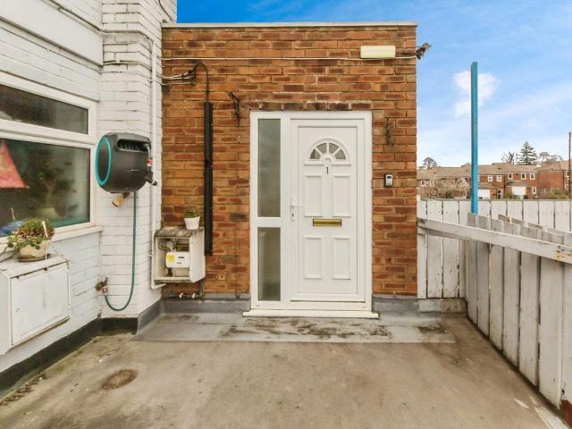Thornton Square, Macclesfield SK11, 2 bed flat to rent, £750 pcm | PrimeLocation