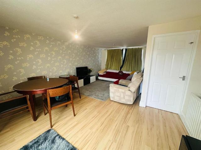 Thorntons Way, Nuneaton, CV10