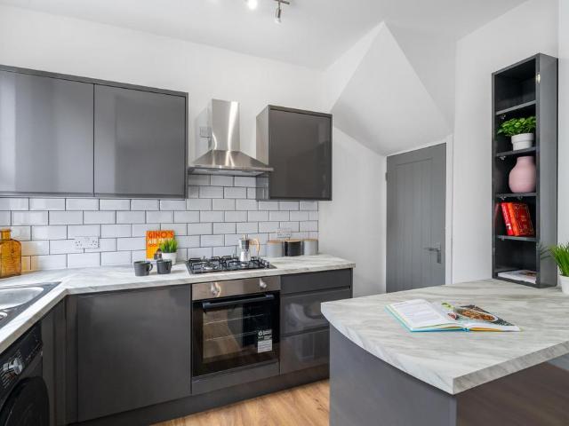 Thornville Mount, Leeds LS6 2 bed house to rent £1,603 pcm £370 pw
