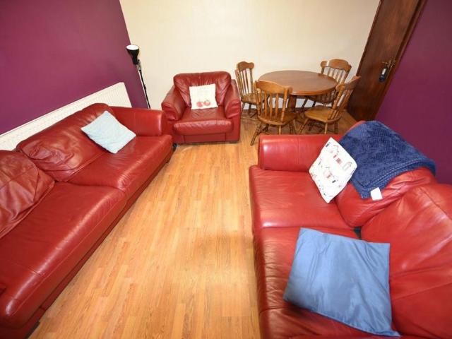Thornville Avenue 6 bed house to rent £2,340 pcm £540 pw
