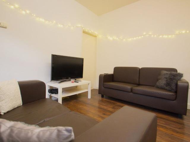 Thornville Grove, Hyde Park, Leeds, West Yorkshire LS6, 3 bed terraced house to rent, £1,885 pcm | PrimeLocation