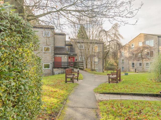 Thornwood Court, Carlisle Road, Buxton 1 bed flat to rent £650 pcm £150 pw