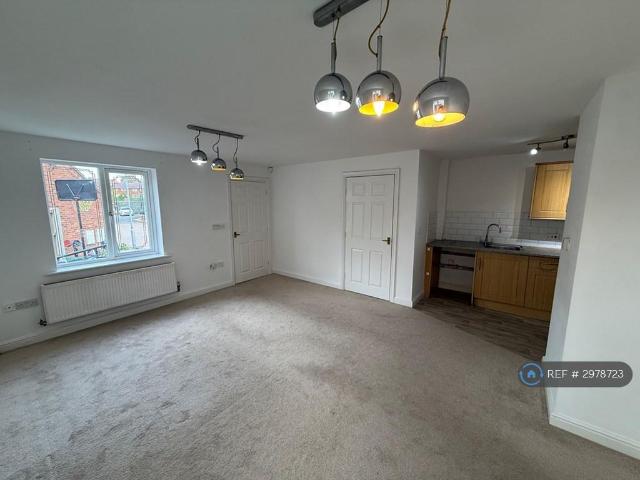 Thornwood Close, Rotherham, S63 2 bed flat to rent £625 pcm £144 pw