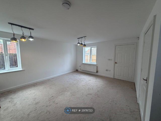 Thornwood Close, Rotherham S63, 2 bed flat to rent, £625 pcm | PrimeLocation
