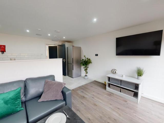 Thornycroft Road, Liverpool L15 4 bed house to rent £2,756 pcm £636 pw