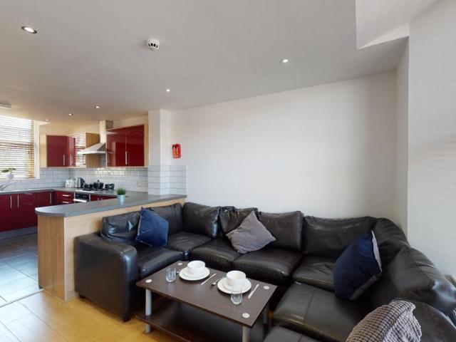 Thornycroft Road, Liverpool L15 6 bed house to rent £3,770 pcm £870 pw