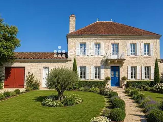 Thors 17160 Achat / Vente maison 10 pièces t10 jardin cave