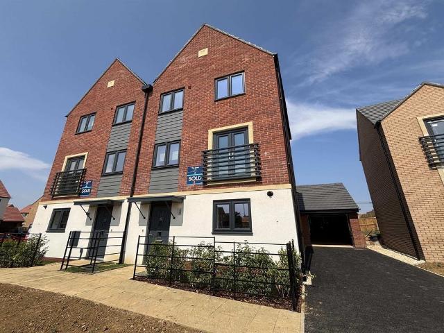 Thorpe Crescent NN5, 3 bed semi detached house to rent, £1,600 pcm | PrimeLocation