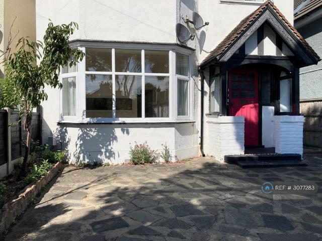 Thorpe Bay, Southend On Sea, SS1 1 bed flat to rent £1,400 pcm £323 pw