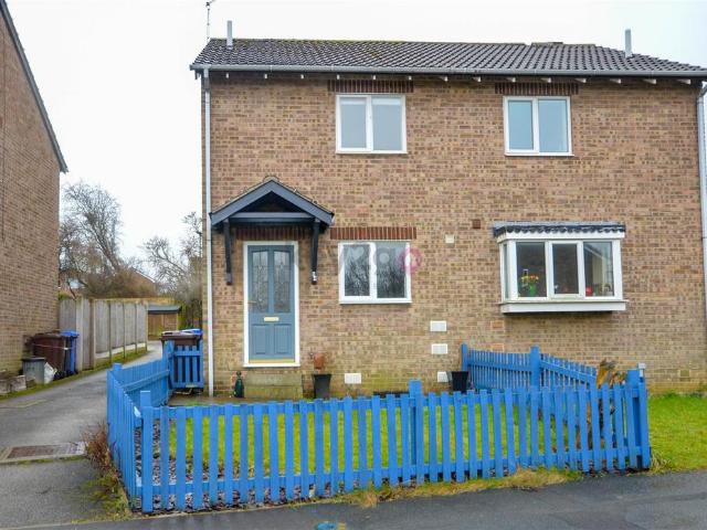 Thorpe Drive, Waterthorpe, Sheffield 2 bed semi detached house to rent £825 pcm £190 pw