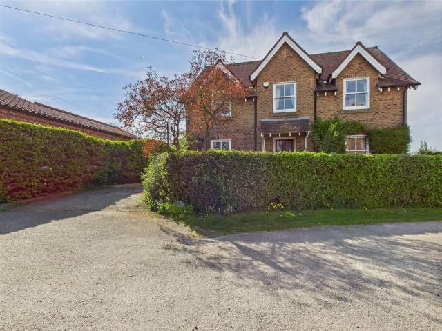 Thorpe Lodge, DRIFFIELD, YO25 9SR 4 bed detached house to rent £1,800 pcm £415 pw