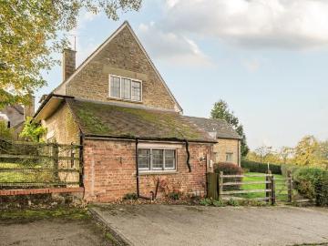 Thorpe Mandeville, Oxfordshire OX17, 2 bed cottage to rent, £1,300 pcm | PrimeLocation