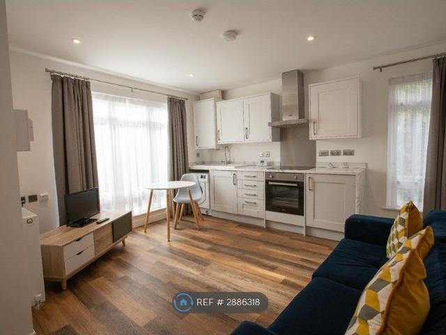 Thorpe Road, Norwich NR1, 1 bed flat to rent, £1,100 pcm | PrimeLocation