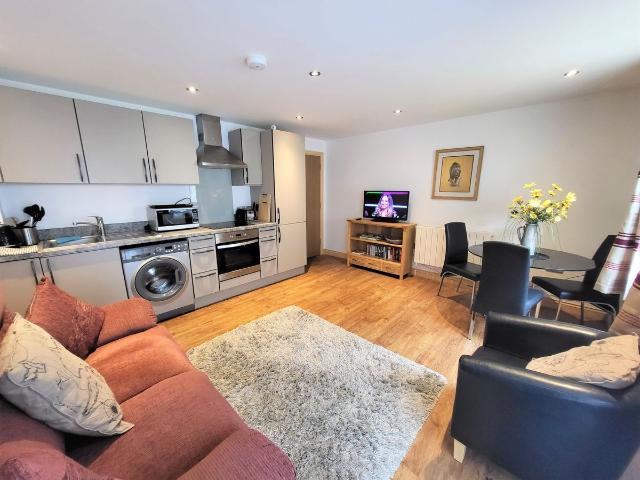 Thorpe Road, Norwich NR1, 2 bed flat to rent, £1,100 pcm | PrimeLocation